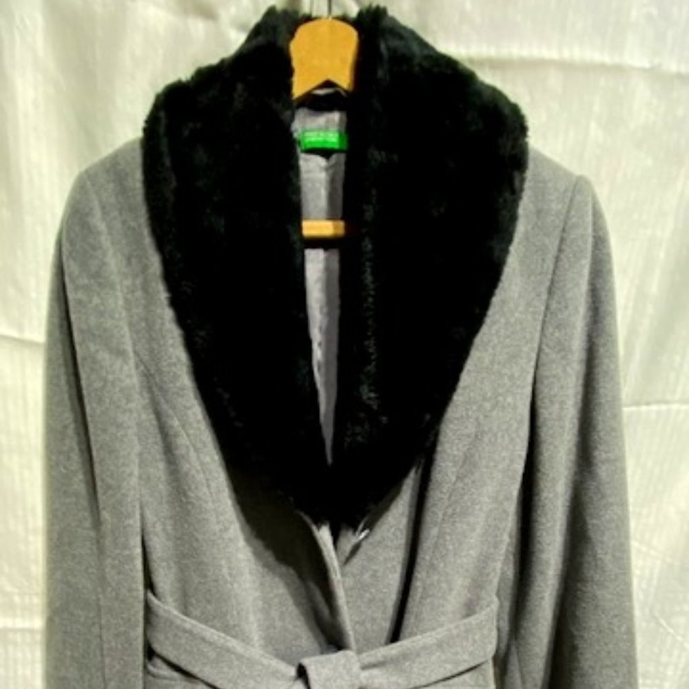 United Colors of Benetton US 4 (Italy 40) blk faux fur collar grey body trench